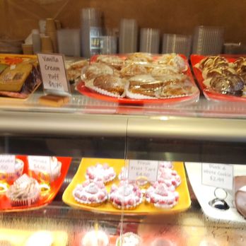 An Xuyen Bakery - Assorted pastries - Bakeries Near Me - Portland, Oregon An Xuyen Bakery - Assorted pastries - Bakeries Near Me - Portland, Oregon