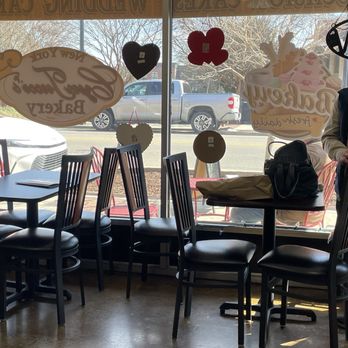 CynTucci's - Indoor seating - Coffee & Tea Near Me - Mooresville, North Carolina CynTucci's - Indoor seating - Coffee & Tea Near Me - Mooresville, North Carolina