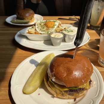 Au Cheval - Single Cheeseburger - Bars Near Me - Chicago, Illinois