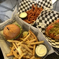 Burger Moe's - Juicy Moe Burger & Chicago-Style Hot Dog