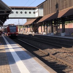 Bahnhof Hockenheim - Einfahrt der S-Bahn Richtung Mannheim