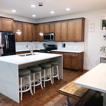 ProGranite Surfaces - a kitchen with a center island - General Contractors Near Me - Mukilteo, Washington ProGranite Surfaces - a kitchen with a center island - General Contractors Near Me - Mukilteo, Washington