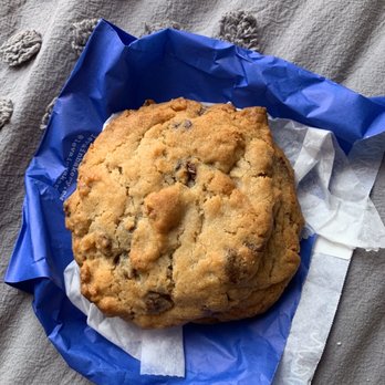 Levain Bakery - Chocolate Chip Walnut - Bakeries Near Me - New York, New York Levain Bakery - Chocolate Chip Walnut - Bakeries Near Me - New York, New York