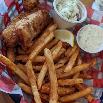 Lakefront Brewery - Lunch fish fry - Breweries Near Me - Milwaukee, Wisconsin