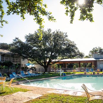 Stagecoach Inn - Hotels Near Me - Salado, Texas