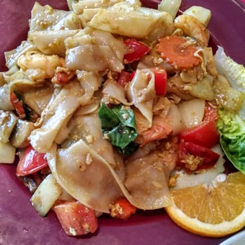 Wild Rose Northern Thai Eats - Yellow Curry Basil Noodles - Thai Near Me - Bend, Oregon