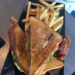 Dea's In & Out - BLT on freshly baked bread
