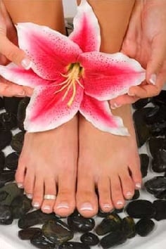 Nails Off Broadway Logo