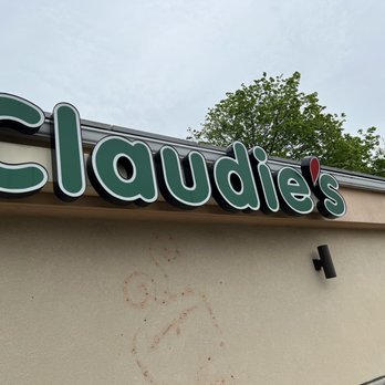 Claudie's - the front of a restaurant - Seafood Near Me - Belford, New Jersey
