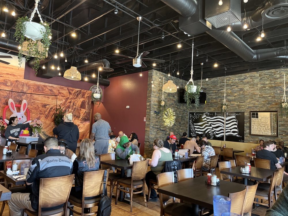 Mountain West Eatery - Photo 2