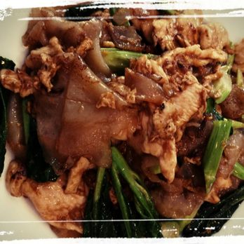 Kin'd - Pad see ew with chicken - Thai Near Me - Fresh Meadows, New York