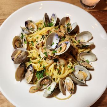 Ainslie Bowery - Linguine Vongole - Italian Near Me - New York, New York