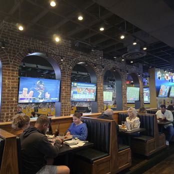 Cold Beers & Cheeseburgers - Sports Bars Near Me - Euless, Texas