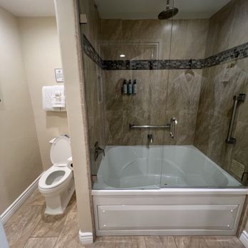 Carriage House Inn - Hotels Near Me - Carmel, California Carriage House Inn - Hotels Near Me - Carmel, California