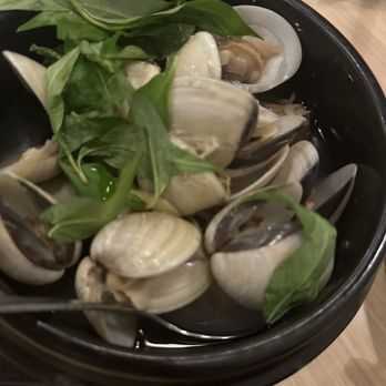 Paris Banh Mi - Clams that were too sweet - Vietnamese Near Me - Duluth, Georgia