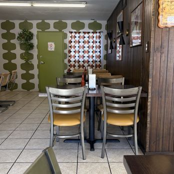Mrs White's Golden Rule Cafe - Dining area - Soul Food Near Me - Phoenix, Arizona Mrs White's Golden Rule Cafe - Dining area - Soul Food Near Me - Phoenix, Arizona