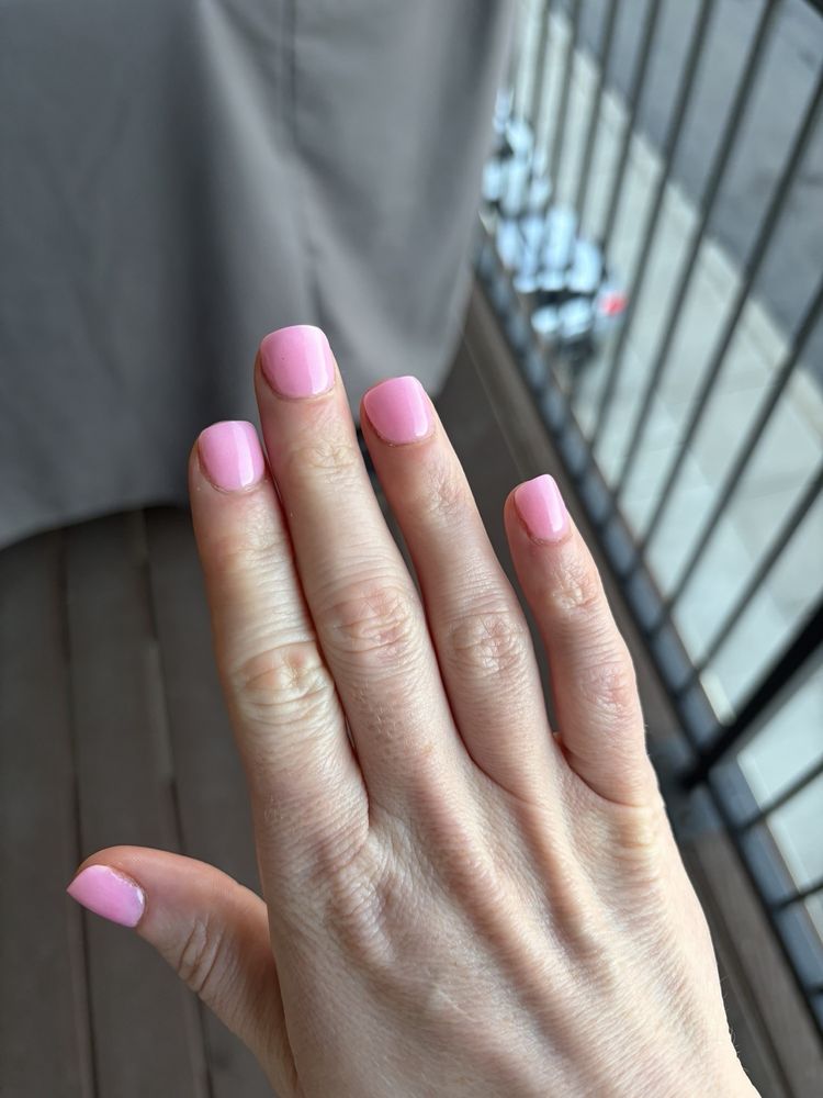Julie Nails & Lash Logo
