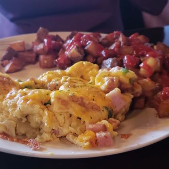 Mandy's Family Restaurant - American Near Me - Eugene, Oregon
