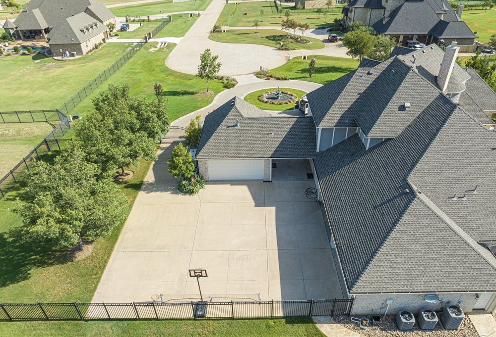 Slide of Acorn Roofing & Construction