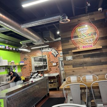 Lunch Box - Inside - American Near Me - Dearborn Heights, Michigan