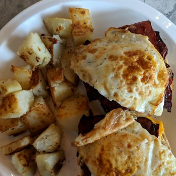 2nd Street Pike Grill - Turkey Bacon, Cheddar & Fried Eggs over English - New American Near Me - Southampton, Pennsylvania