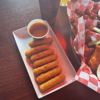 Bird's Nest - Mozzarella sticks - Chicken Wings Near Me - Chicago, Illinois