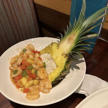 Bahama Breeze - Shrimp Pineapple Bowl - Bars Near Me - Orlando, Florida Bahama Breeze - Shrimp Pineapple Bowl - Bars Near Me - Orlando, Florida