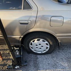 On the way roadside assistance - Tire changes