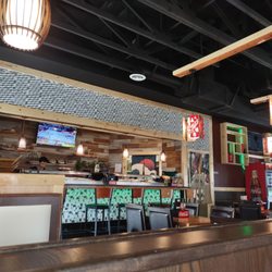 W&Z Asian Bistro & sushi bar - Bar area