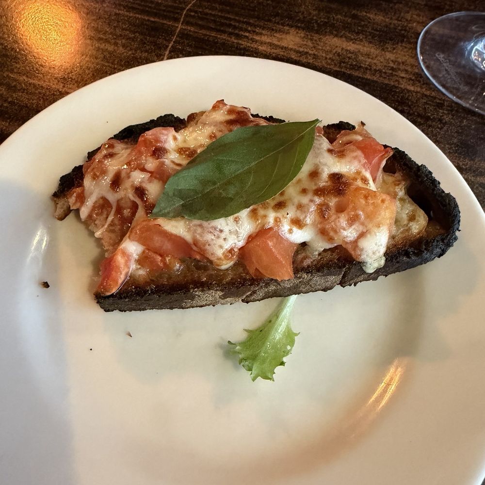La Rughetta - Bruschetta with mozzarella, tomato, and basil. - Pizza Near Me - Paris, 75