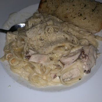 Paesanos - Alfredo with Grilled Chicken - Italian Near Me - Davis, California