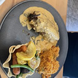 Agave Mexican Cantina & Grill - Pollo Relleno