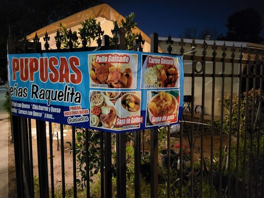 Ricas Pupusas by null