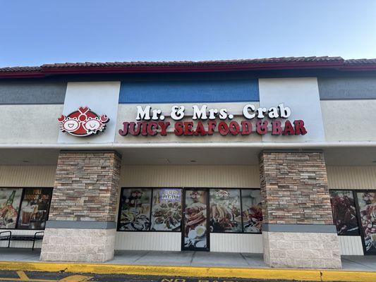 Mr. & Mrs. Crab Juicy Seafood & Bar by null