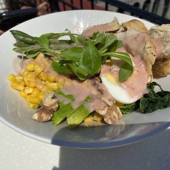 Terrasse Nelligan - Energy bowl - French Near Me - Montreal, Quebec Terrasse Nelligan - Energy bowl - French Near Me - Montreal, Quebec