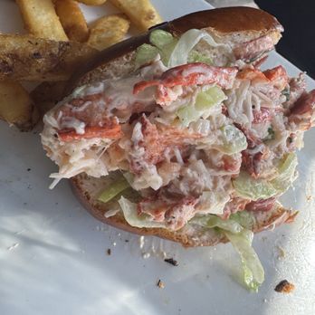 Boca Ciega - Lobster roll - Bars Near Me - St Petersburg, Florida Boca Ciega - Lobster roll - Bars Near Me - St Petersburg, Florida
