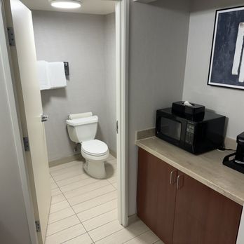 Courtyard by Marriott Anchorage Airport - King suite overview photos - Hotels Near Me - Anchorage, Alaska Courtyard by Marriott Anchorage Airport - King suite overview photos - Hotels Near Me - Anchorage, Alaska