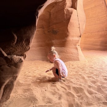 Taadidiin Tours - Walking Tours Near Me - Page, Arizona Taadidiin Tours - Walking Tours Near Me - Page, Arizona