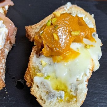 Bar Venetico - June 26, 2022; Gorgonzola w. honey & pumpkin (€2.50). - Bars Near Me - Venice, VE
