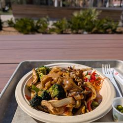 Bangkok Style Thai Food - Crazy noodles $17