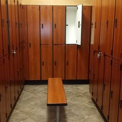 LA Fitness - Womens locker room with tvs not working