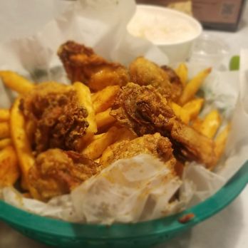 The Boiling Crab - Fries oysters with fries - Seafood Near Me - Honolulu, Hawaii The Boiling Crab - Fries oysters with fries - Seafood Near Me - Honolulu, Hawaii