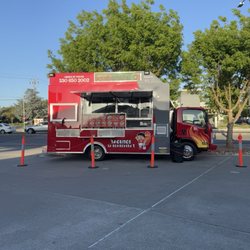 Taquitos La Bombonera 1 - Truck location and outside layout