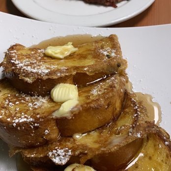 La Mesa Bistro - French toast and side of corned beef hash - Cafes Near Me - La Mesa, California La Mesa Bistro - French toast and side of corned beef hash - Cafes Near Me - La Mesa, California