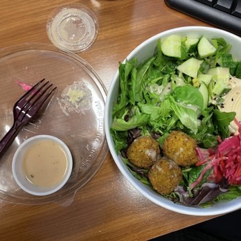 Pret A Manger - Mediterranean Mezze Salad with Pret's Simple Vinaigrette - Coffee & Tea Near Me - New York, New York