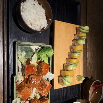 Qimura Sushi & Ramen - bento box, teriyaki tofu, Veggie Dragon roll - Sushi Bars Near Me - Windsor, California