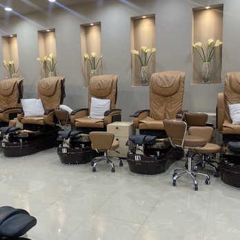 Calla Nail Spa - Chairs - Nail Salons Near Me - Alpharetta, Georgia
