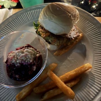 Ten Tavern - Veggie slider, fries & mini berry cobbler - American Near Me - Clovis, California Ten Tavern - Veggie slider, fries & mini berry cobbler - American Near Me - Clovis, California