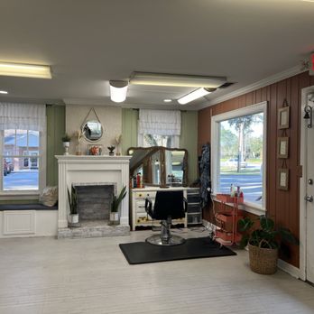 The Hair Cottage - Salon booths - Hair Salons Near Me - Brunswick, Georgia The Hair Cottage - Salon booths - Hair Salons Near Me - Brunswick, Georgia