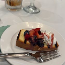 Phillips Event Center At Briarcrest - Grilled Pound Cake With Berries